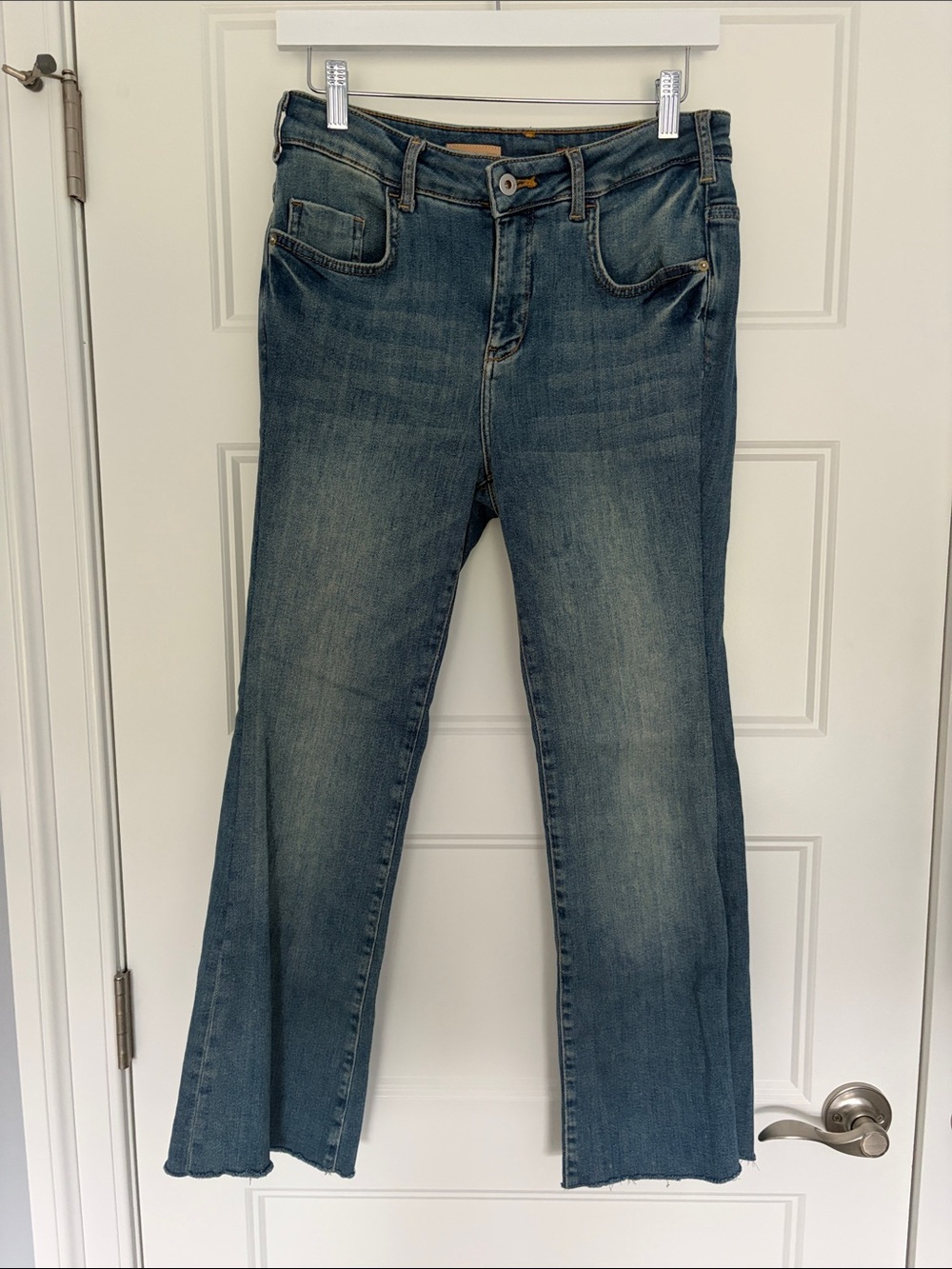 Pilcro Women’s Demilune Boot Cut Jean. Raw Hem. Mid-Rise. Worn once.